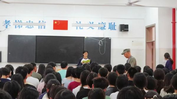 【快(kuài)訊】矢志(zhì)不(bù)渝 奮鬥青春——株洲鐵(tiě)航衛生(shēng)學校(xiào)2023屆學生(shēng)會(huì)成員(yuán)第一(yī)次全體(tǐ)會(huì)議(yì)