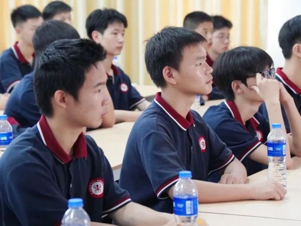 【快(kuài)訊】榜樣引領 共促成長(cháng)丨我校(xiào)運檢專業(yè) 23 級 3+2 班學生(shēng)赴湖(hú)南(nán)鐵(tiě)路(lù)科(kē)技(jì)職業(yè)技(jì)術(shù)學院訪學活動圓滿結束