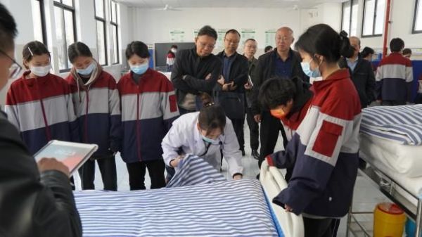 株洲鐵(tiě)航衛生(shēng)學校(xiào)迎來(lái)市(shì)教育科(kē)學研究院2024年(nián)上(shàng)學期教學視(shì)導
